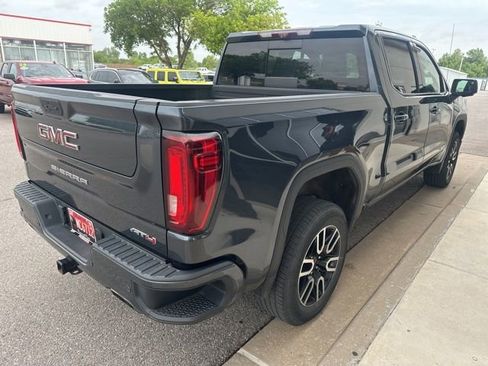 Used 2021 GMC Sierra 1500 AT4 w/ AT4 Premium Package AWD/4WD image 4