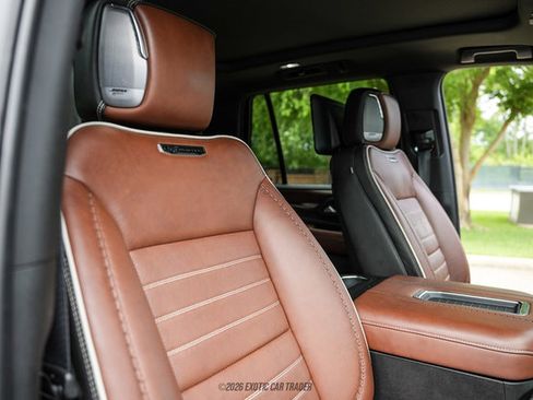Used 2024 GMC Yukon Denali Ultimate w/ LPO, Floor Liner Package AWD/4WD image 26