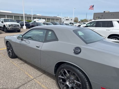 Used 2018 Dodge Challenger R/T RWD image 22