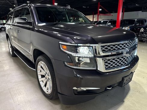 Used 2018 Chevrolet Suburban Premier AWD/4WD image 8