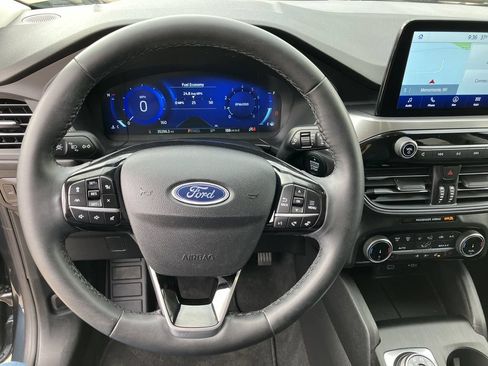 Used 2022 Ford Escape Titanium w/ Class II Trailer Tow Package AWD/4WD image 10
