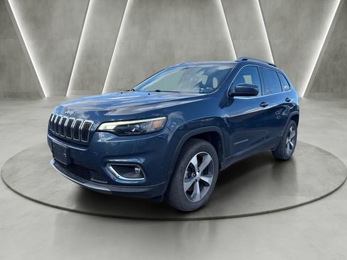 Used 2021 Jeep Cherokee Limited w/ Mopar Interior Package AWD/4WD image 3