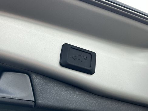 New 2025 Toyota RAV4 XLE image 21