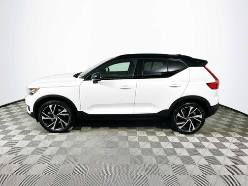 Used 2021 Volvo XC40 T5 R-Design image 4