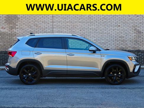 Used 2022 Volkswagen Taos SE image 6