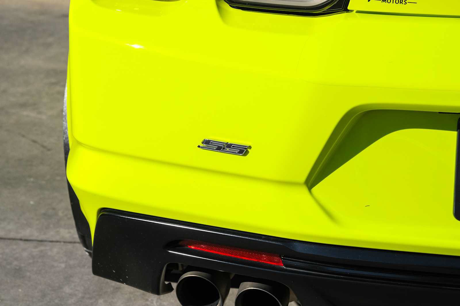 Used 2020 Chevrolet Camaro RWD image 16