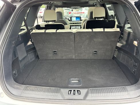 Certified 2025 Lincoln Aviator Black Label AWD/4WD image 9