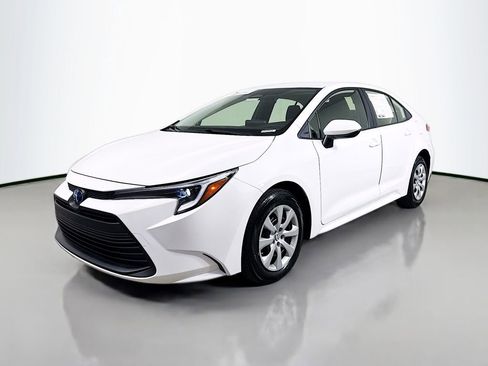 Certified 2024 Toyota Corolla LE image 3