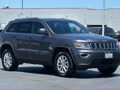 Used 2021 Jeep Grand Cherokee Laredo AWD/4WD image 5