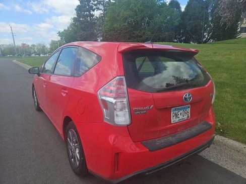 Used 2017 Toyota Prius V Four FWD image 7