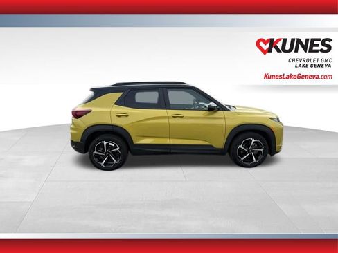 Used 2023 Chevrolet TrailBlazer RS w/ Sun and Liftgate Package image 3