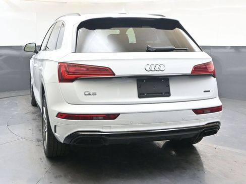 Certified 2025 Audi Q5 2.0T Premium w/ Convenience Plus Package image 4