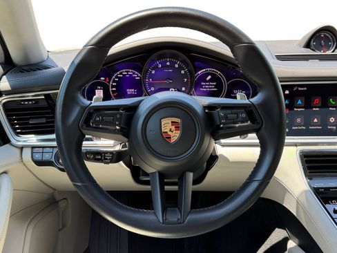 Used 2023 Porsche Panamera RWD image 11
