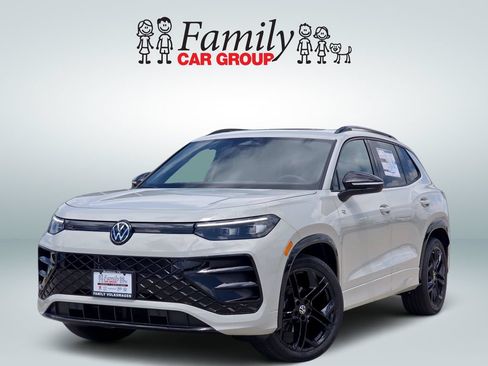 New 2026 Volkswagen Tiguan SE R-Line FWD image 1