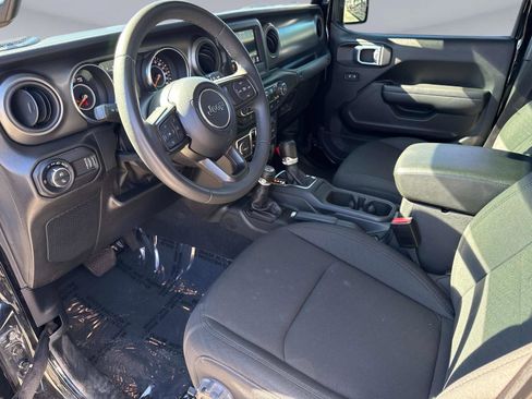 Used 2023 Jeep Gladiator Sport image 20