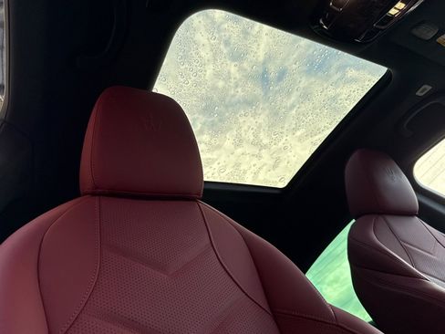 Used 2025 Maserati Grecale Modena image 16