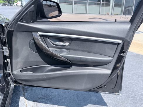 Used 2017 BMW 330i Sedan RWD image 31