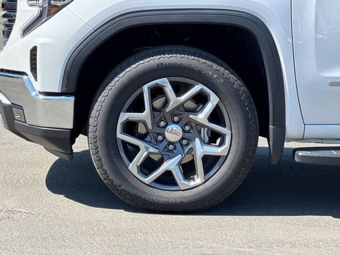 Used 2023 GMC Sierra 1500 SLT w/ SLT Premium Package AWD/4WD image 23