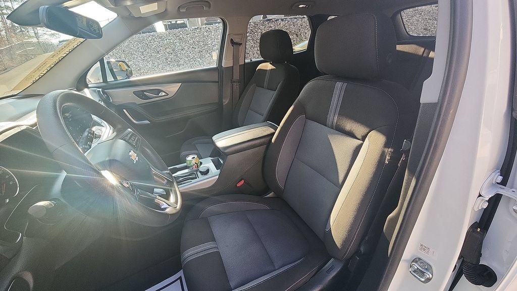 Used 2024 Chevrolet Blazer LT w/ Convenience Package FWD image 15