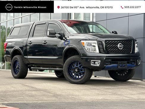 Used 2017 Nissan Titan PRO-4X w/ Pro-4x Convenience Package AWD/4WD image 1