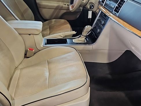 Used 2011 Lincoln MKZ image 13