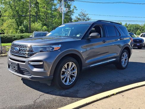 Certified 2023 Ford Explorer XLT w/ Equipment Group 202A AWD/4WD image 5