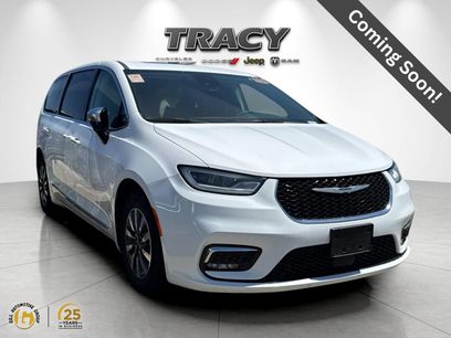 Used 2023 Chrysler Pacifica Limited