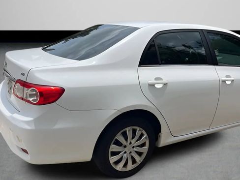 Used 2013 Toyota Corolla LE FWD image 9