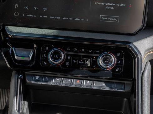 Used 2024 GMC Sierra 2500 AT4 w/ AT4 Premium Plus Package image 24