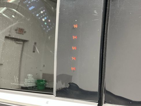 Used 2022 Ford Edge Titanium image 6