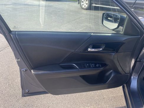 Used 2013 Honda Accord Sport image 9