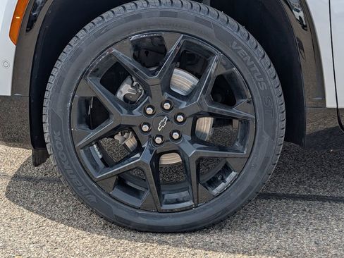 Used 2024 Chevrolet Traverse RS w/ LPO, Floor Liner Package AWD/4WD image 15