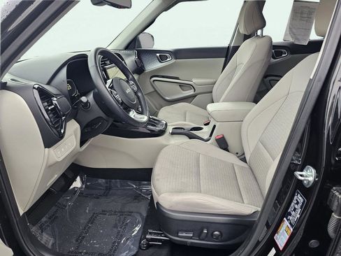 Certified 2023 Kia Soul EX image 17