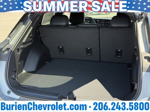 New 2026 Chevrolet Equinox EV LT FWD image 32