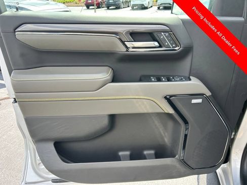 Used 2022 Chevrolet Silverado 1500 ZR2 w/ Technology Package AWD/4WD image 4