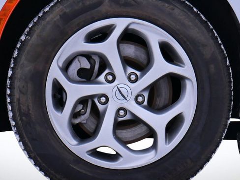 Used 2024 Chrysler Pacifica Limited image 9