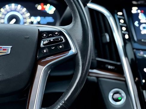Used 2019 Cadillac Escalade Premium Luxury AWD/4WD image 34
