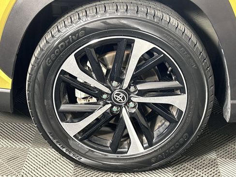 Used 2024 Toyota Corolla Cross XSE w/ Convenience Package image 9