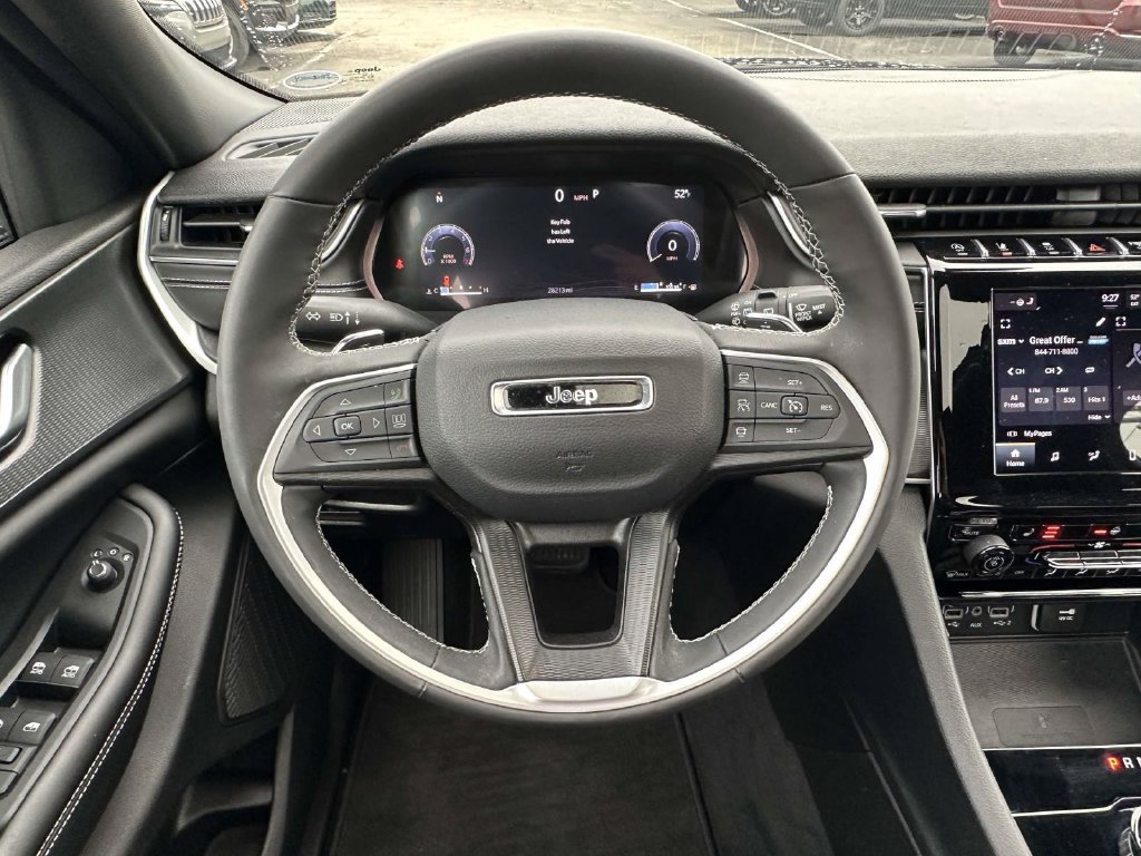 Used 2024 Jeep Grand Cherokee Laredo X w/ Luxury Tech Group I AWD/4WD image 15