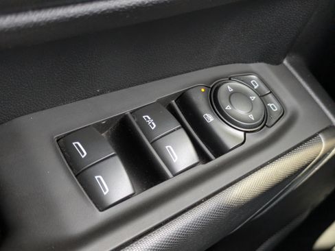 Used 2025 Chevrolet Silverado 1500 Custom image 12