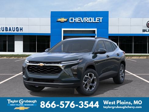 New 2026 Chevrolet Trax LT w/ Driver Confidence Package FWD image 6