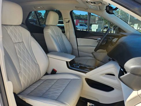 Used 2021 Buick Envision Avenir w/ Technology Package II image 7