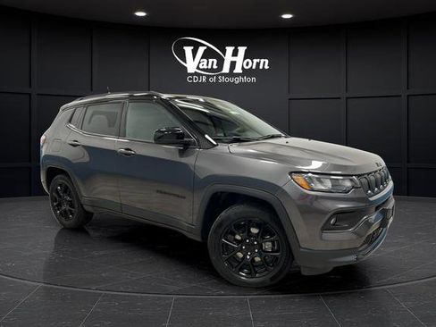 Used 2022 Jeep Compass Altitude w/ Sun and Sound Group AWD/4WD image 1