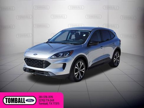 Used 2022 Ford Escape SE w/ SE Sport Appearance Package image 3