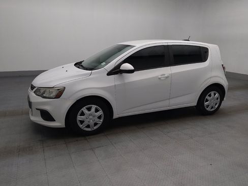 Used 2018 Chevrolet Sonic LT FWD image 2