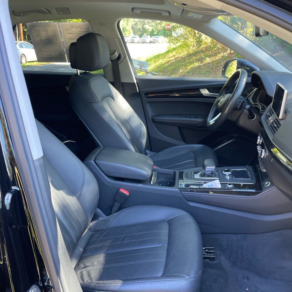 Used 2020 Audi Q5 e Premium Plus w/ Premium Plus Package AWD/4WD image 6