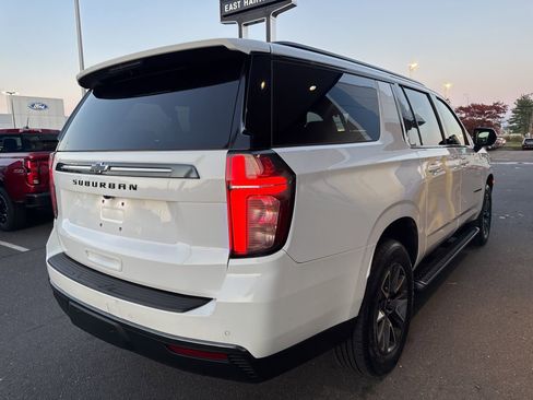 Used 2022 Chevrolet Suburban Z71 image 6
