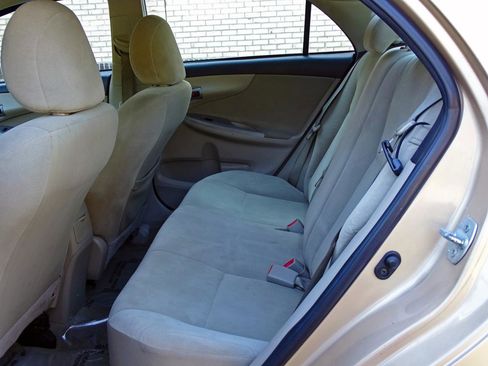 Used 2013 Toyota Corolla LE image 14