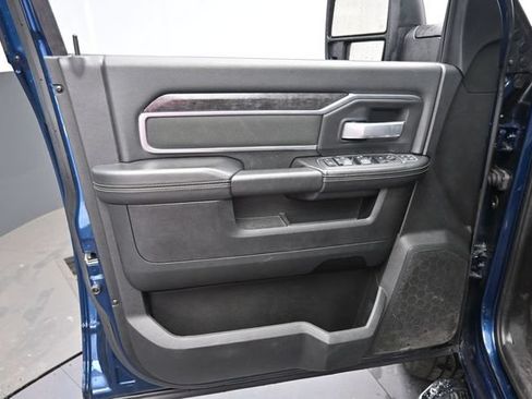Used 2024 RAM 2500 Big Horn w/ Sport Appearance Package AWD/4WD image 16