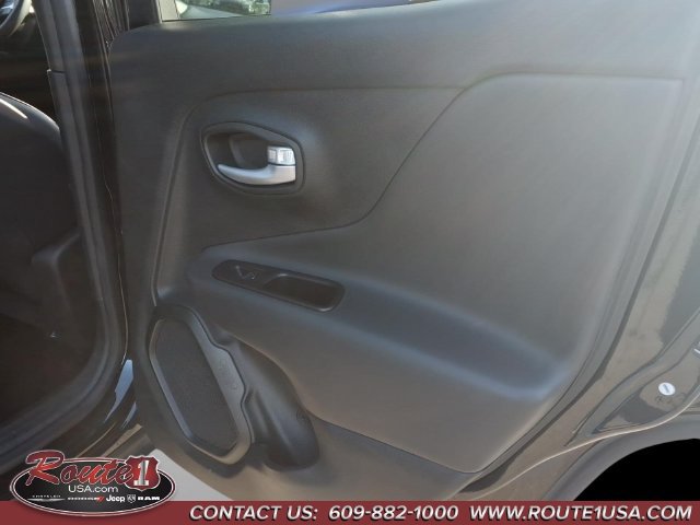Used 2023 Jeep Renegade Trailhawk AWD/4WD image 16